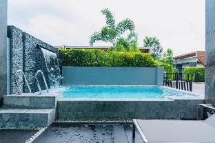 崭新的现代风格两卧别墅 Villa in Chalong
