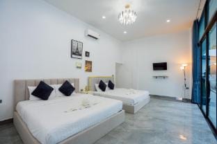 THE I-CON Luxury PoolVilla Pattaya Ocean Yacht Club 10 Bedrooms Villa in Pattaya City