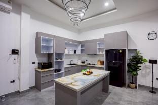 THE I-CON Luxury PoolVilla Pattaya Ocean Yacht Club 10 Bedrooms Villa in Pattaya City