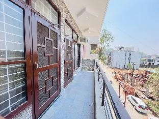 AnAiShA Mansion 2BHK/hillview/Helipad/Shestradhara Apartment in Dehradun