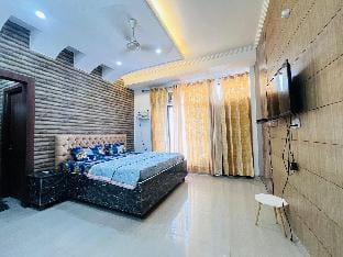 AnAiShA Mansion 2BHK/hillview/Helipad/Shestradhara Apartment in Dehradun