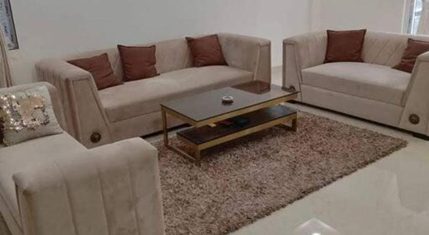 Royal Suite 3 Bhk furnished @Banjara Hills Rd 12 Apartment in Hyderabad