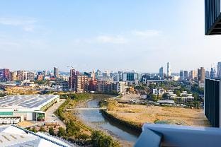 Luxury Apt Near Canary Wharf Vacation rental in London