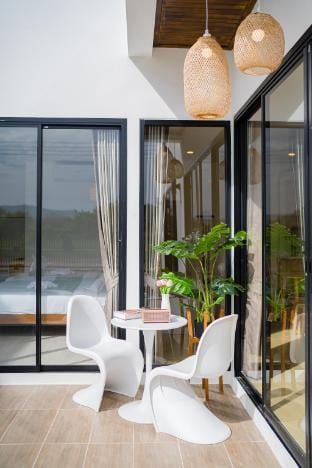 EVA Luxury PoolVilla Pattaya 4 Bedrooms Villa in Chon Buri Changwat