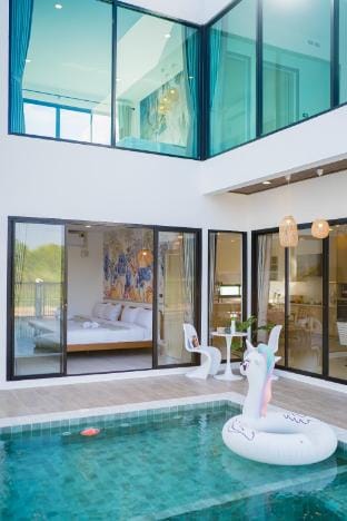 EVA Luxury PoolVilla Pattaya 4 Bedrooms Villa in Chon Buri Changwat