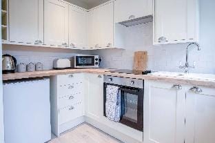 Bayview 3 - 2 Bedroom Chalet - Bayview Oxwich Chalet in Wales
