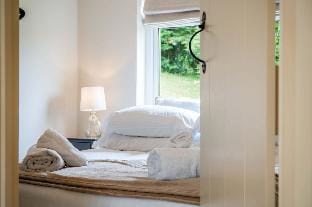 Bayview 3 - 2 Bedroom Chalet - Bayview Oxwich Chalet in Wales