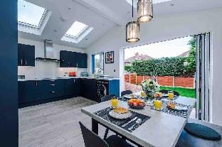 SLD Altrincham Spacious 3 Bedroom House Vacation rental in England