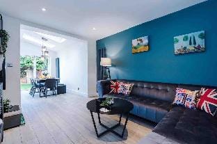 SLD Altrincham Spacious 3 Bedroom House Vacation rental in England