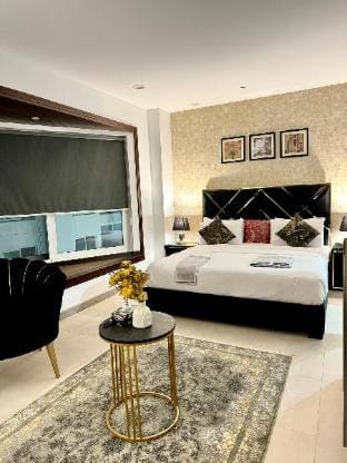 |Premium Studio Apt|Penta Square|DHA P5| Apartment in Lahore