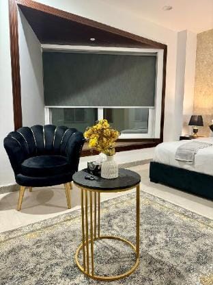 |Premium Studio Apt|Penta Square|DHA P5| Apartment in Lahore