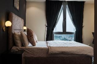 |Majestic 2.5BD Soundprf Penthouse|GC Mall DHA P4| Apartment in Lahore