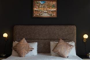 |Majestic 2.5BD Soundprf Penthouse|GC Mall DHA P4| Apartment in Lahore