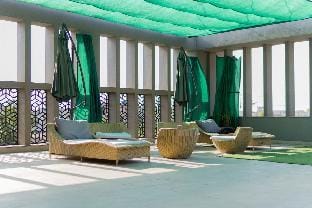 Exquisite-2BD in DHA w/pool, gym, cinema & balcony Apartment in Lahore