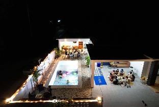 บ้านไข่มุกพลูวิลล่าแอนด์สปาพัทลุง Villa in Thailand