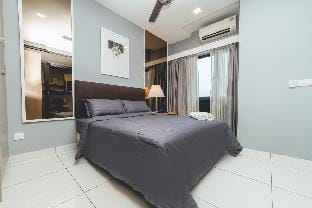 One Tebrau Serenity Studio Suite nr Columbia Hospital Vacation rental in Johor Bahru