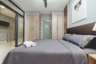 One Tebrau Serenity Studio Suite nr Columbia Hospital Vacation rental in Johor Bahru