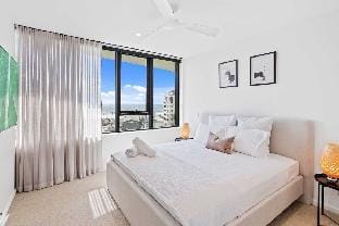 Luxe Oceanview Apartment in Palm Beach Apartment in Palm Beach