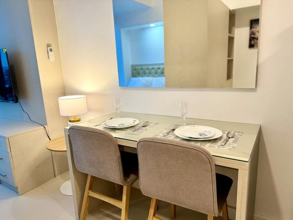 Luxe Studio at 38 Park Avenue IT PARK Apartment in Lapu-Lapu City