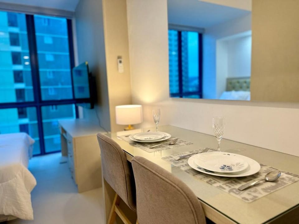 Luxe Studio at 38 Park Avenue IT PARK Apartment in Lapu-Lapu City