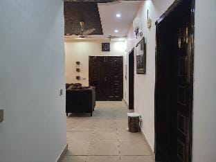 3 BR Serviced First Floor Near Expo Center Lahore Vacation rental in Lahore