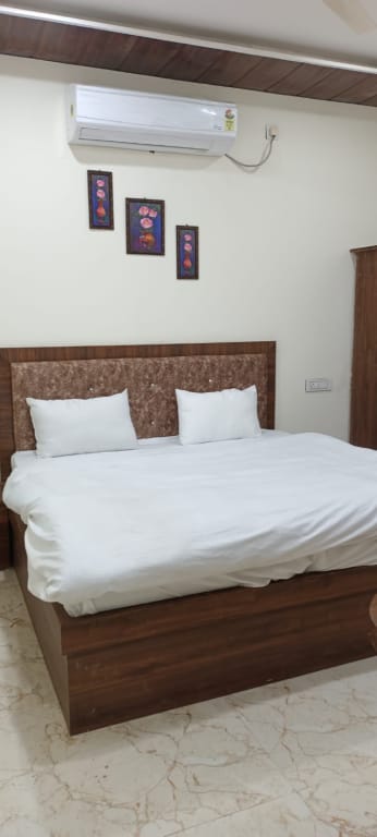 Hotel Royal Sagar Vacation rental in India