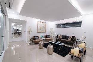 Hua Hin Luxury Pool Villa By Falcon Hill 206 Vacation rental in Nong Kae