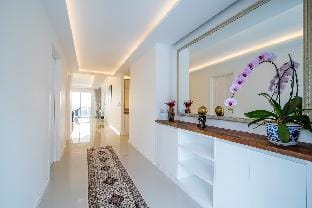 Falcon Hill Terrace 1A Apartment in Nong Kae