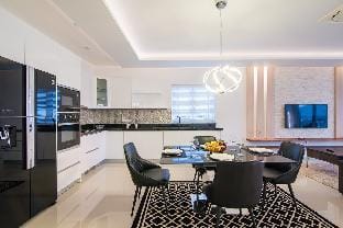 Falcon Hill Terrace 1A Apartment in Nong Kae