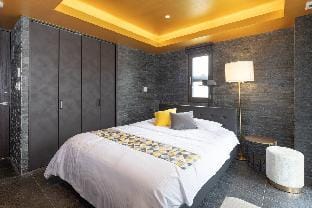 6-minute walk from Morishita Station! luxurious Apartment in Japan