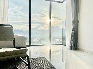 Skypool Minimalist 2BR 2Bath Suite #6pax  Vacation rental in George Town