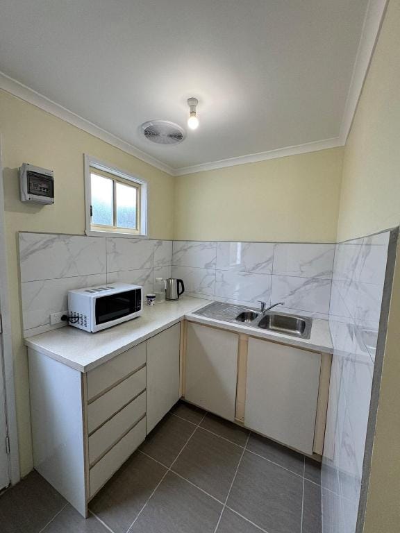 Brand new bedroom in a beautiful suburb Vacation rental in Melbourne