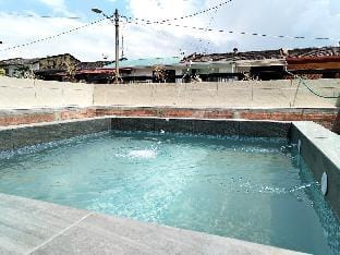 [15pax]73home[5room][Pool][Karaoke][BBQ][Beach] Vacation rental in Port Dickson