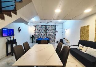 B13 villa 15Pax [Karaoke][BBQ][Pool table] Vacation rental in Port Dickson
