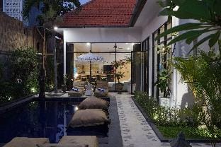 Villa La Familia Dua Villa in North Kuta