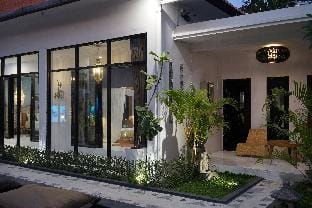 Villa La Familia Dua Villa in North Kuta