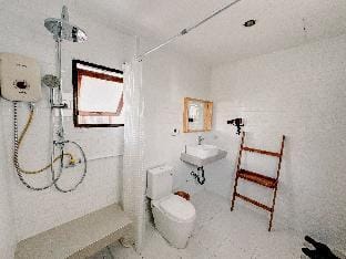Hug house Chiang Mai 5 minutes to airport Villa in Thailand