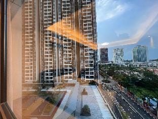 Luxury Cozy Bedroom at R&F Apartment in Johor Bahru