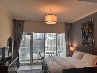 Stylish Studio with Balcony in Downtown | Dubai Apartment in Dubai