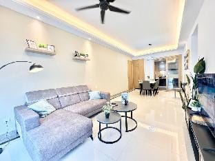 R&F Phase 2 Cosy 2BR Warm cocoon 3005 Vacation rental in Johor Bahru