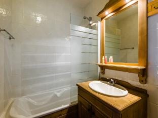 Savoyard Stay w Balcony Apartment in Villarembert