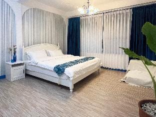 4-Bedroom Pool Villa in Central Bangkok, Near Nana, Near Asoke Villa in Bangkok