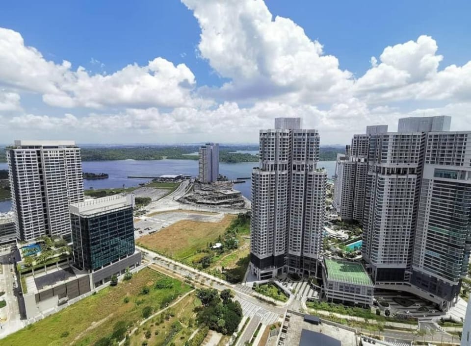 Almas Studio Couple Netflix 100Mbps BySTAY Apartment in Johor