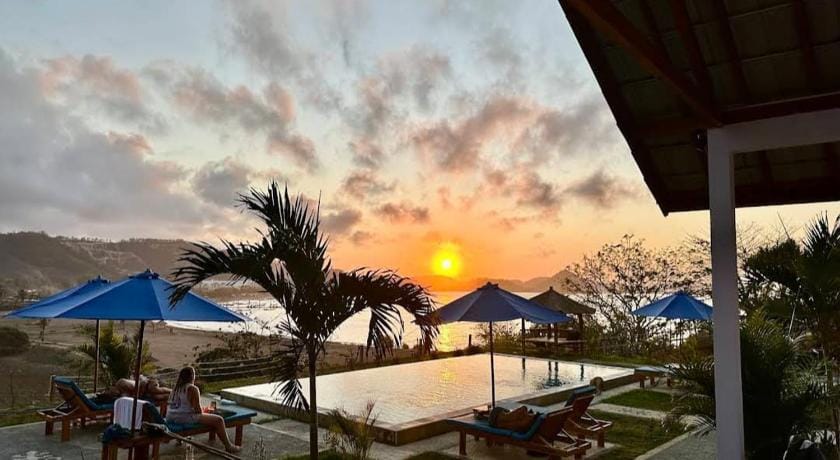 Bed On The Beach Hotel in Pujut