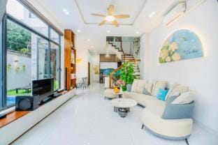 YUMI VILLA DA NANG NEAR BEACH - 3 BEDROOMS - POOL  Villa in Da Nang