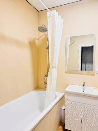 Дизайнерские апартаменты Комфорт Apartment in Almaty