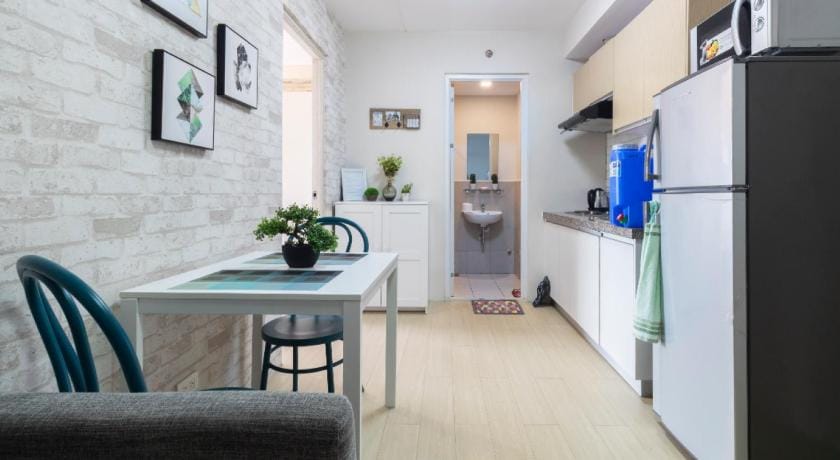 1BR Fully-Furnished Condo w/ Pools, Wi-Fi, Netflix Apartment in Antipolo