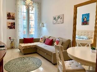 Charming  Flat@HistoricCentre &short walk to Beach Apartment in Alicante