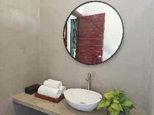 Stay with Local - Private Room/Private Bath Apartment in Krong Siem Reap