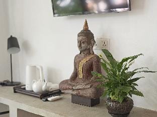 Stay with Local - Private Room/Private Bath Apartment in Krong Siem Reap